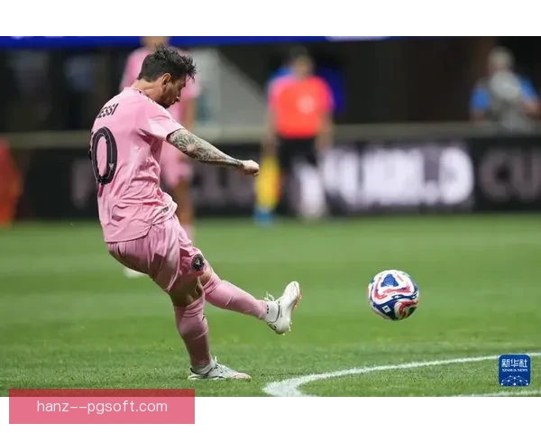 巴黎圣日耳曼正式签约葡萄牙中场若昂内维斯加强中场实力