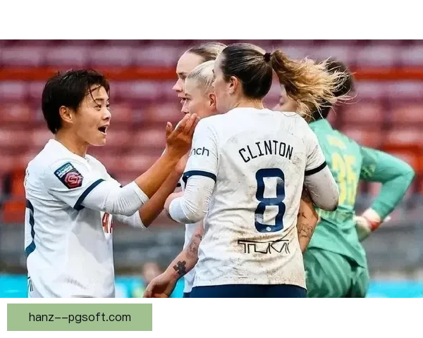 王霜凭借亚冠及洲际赛出色表现成功蝉联中国女子金球奖再创佳绩